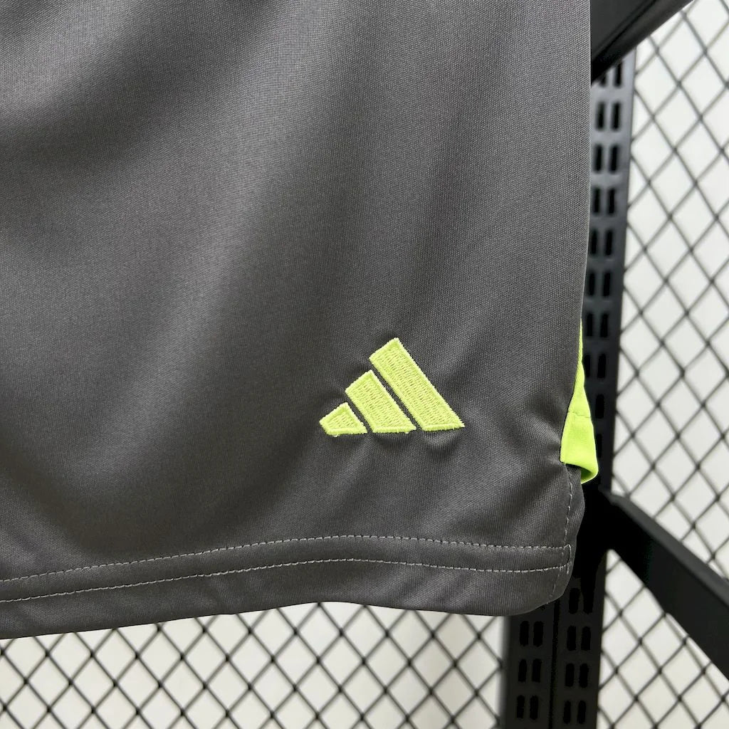 Bayern Munchen 2025 Goalkeeper Jersey