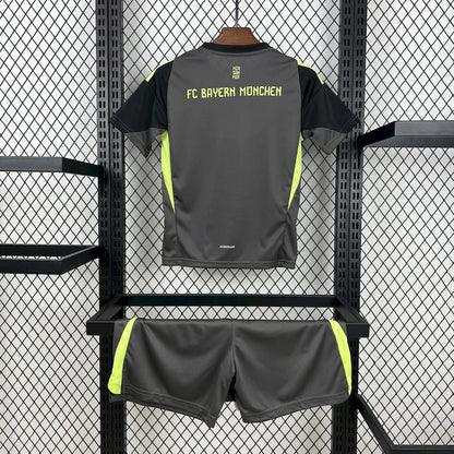 Bayern Munchen 2025 Goalkeeper Jersey