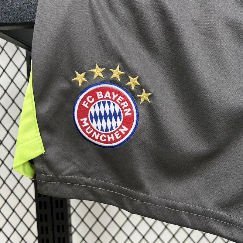 Bayern 2025 Black Goalkeeper Jersey