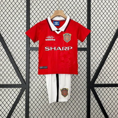 Manchester United 1999 Home jersey
