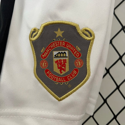 Manchester United 1999 Home jersey