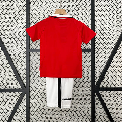 Manchester United 1999 Home jersey
