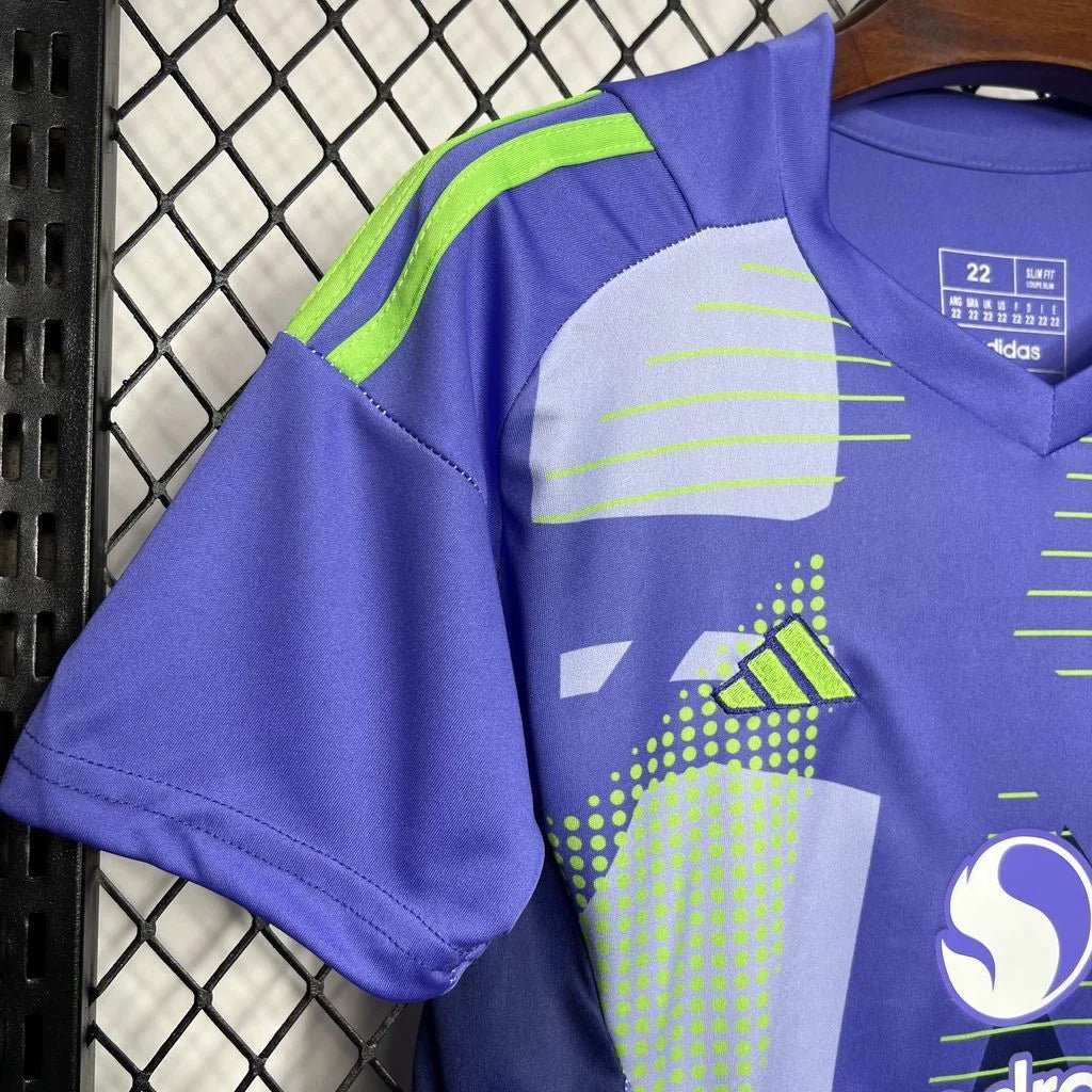 Manchester United 2024 Goalkeeper Jersey
