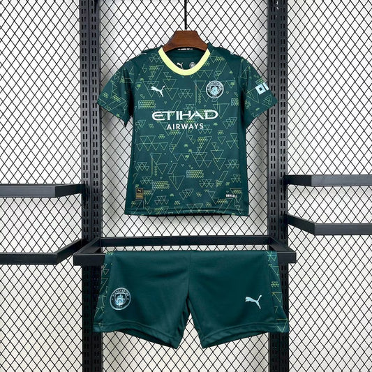 Čtvrtý venkovní dres Manchester City 2025