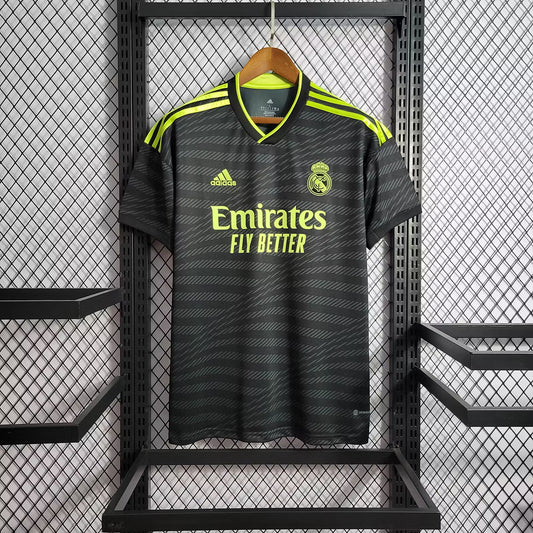 Tercera camiseta visitante del Real Madrid 2022