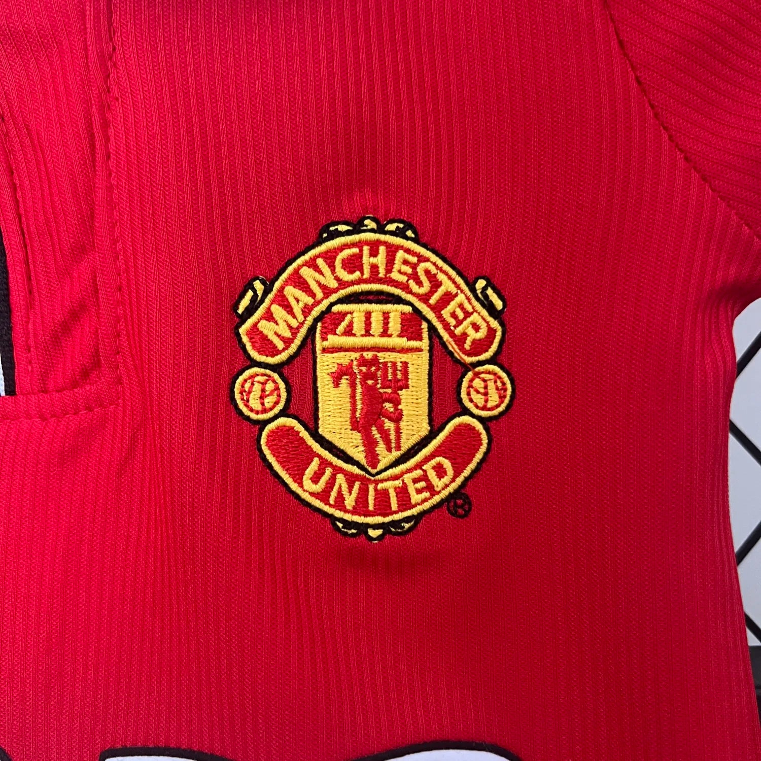 Manchester United 1998 Home jersey