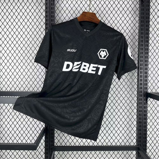 Wolverhampton 2025 Goalkeeper Shirt