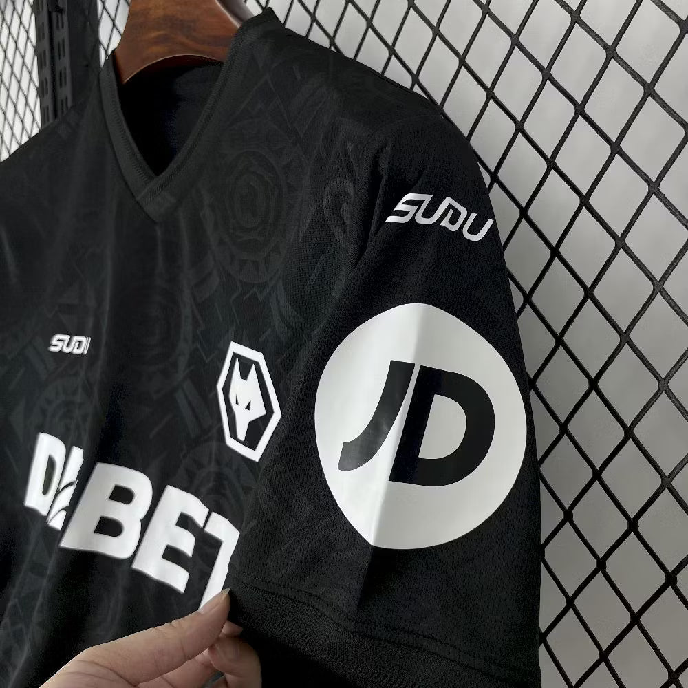 Wolverhampton 2025 Goalkeeper Shirt