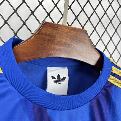 Maglia pre-partita del Real Madrid 2025