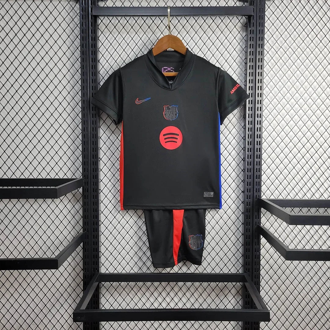 Dres Barcelony k 100. výročí 2025