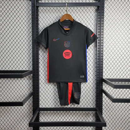 Dres Barcelony k 100. výročí 2025