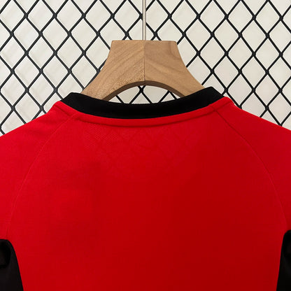 Manchester United 2005 Home jersey