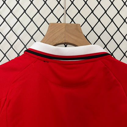 Manchester United 1999 Home jersey