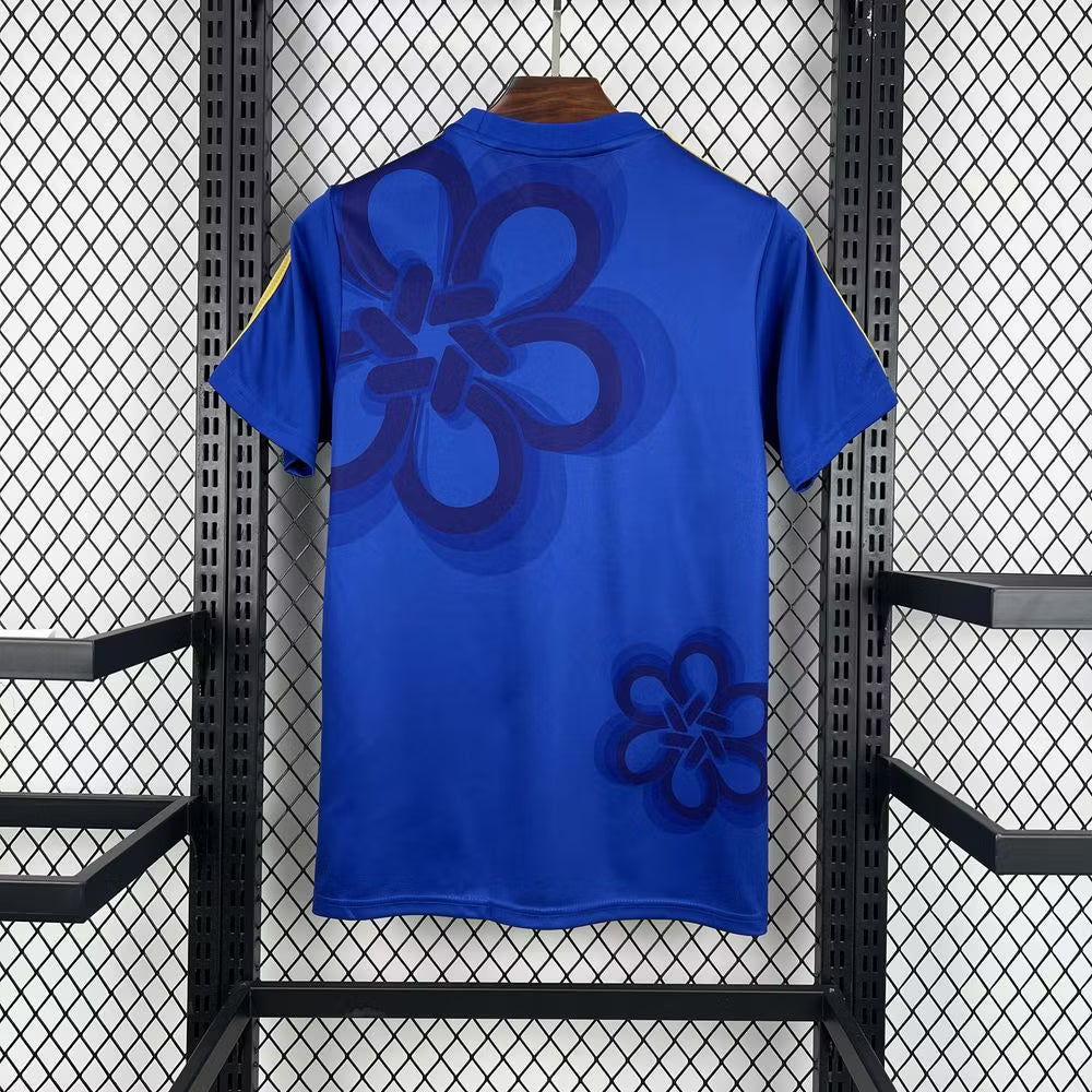 Maglia pre-partita del Real Madrid 2025