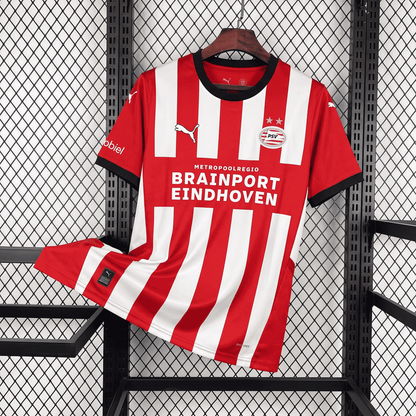 Eindhoven 2026 -kotipelipaita