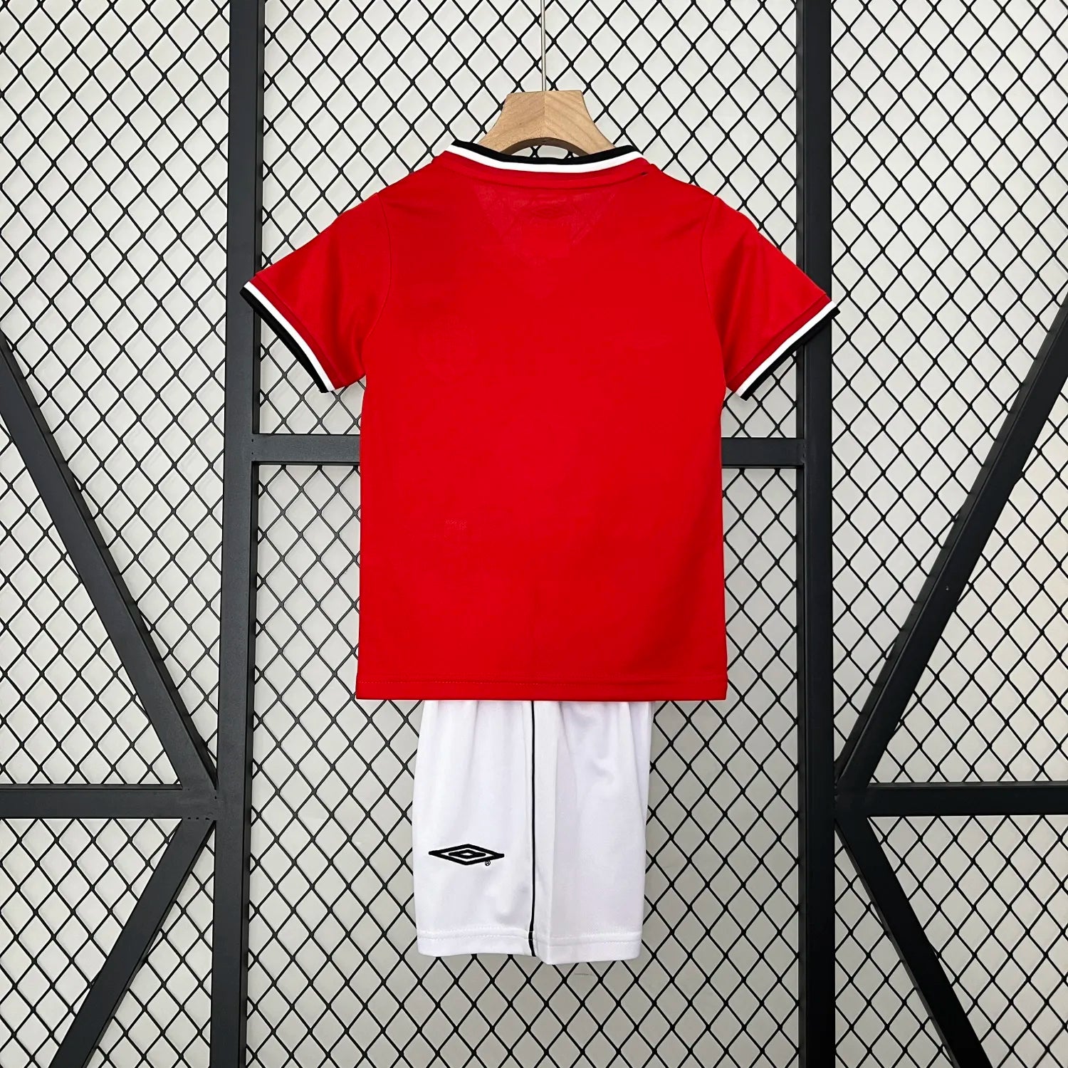 Manchester United 2000 Home jersey