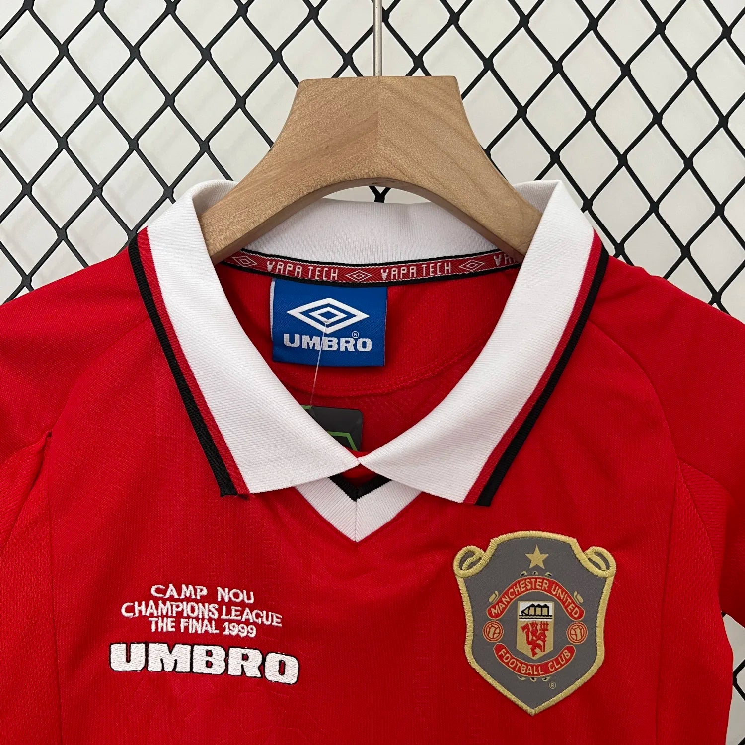 Manchester United 1999 Home jersey