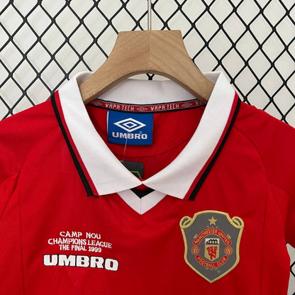 Manchester United 1999 Home jersey