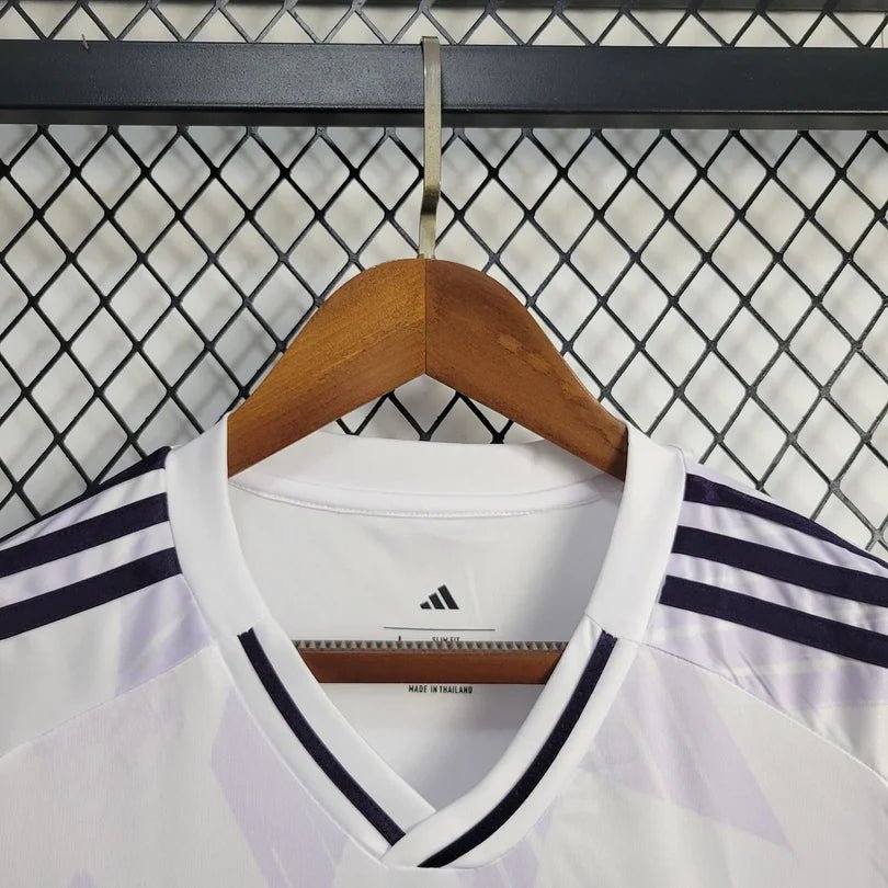 Manchester United 2025 Away Shirt