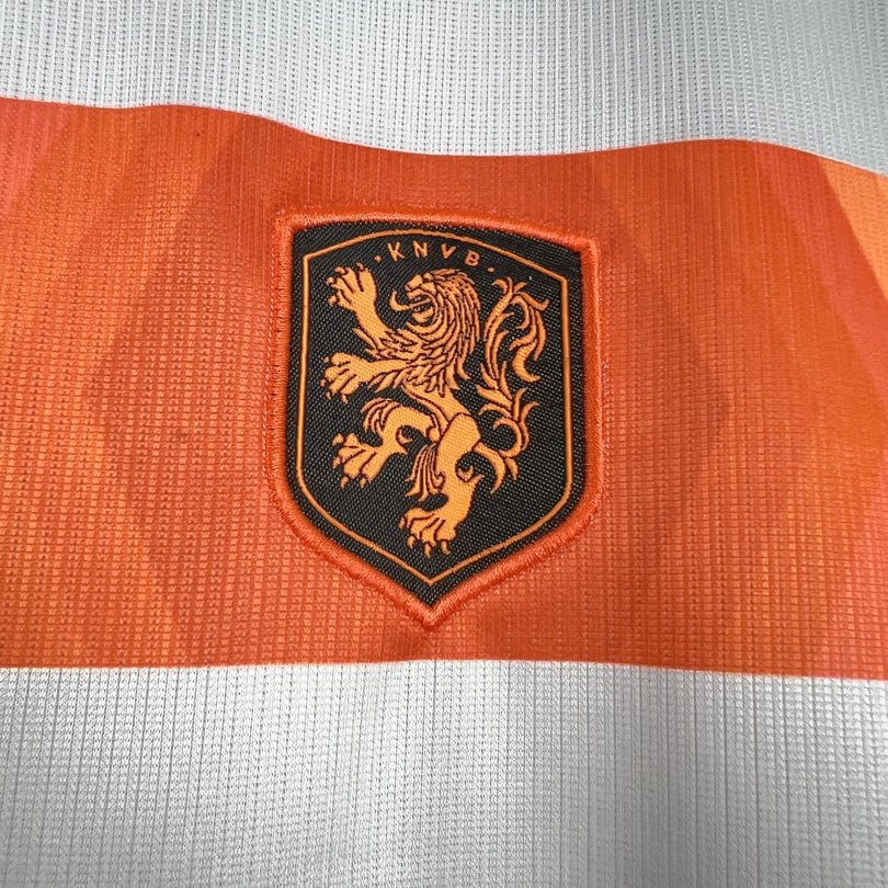 Maglia da trasferta della Spagna a 2 stelle per la Coppa del Mondo 2026