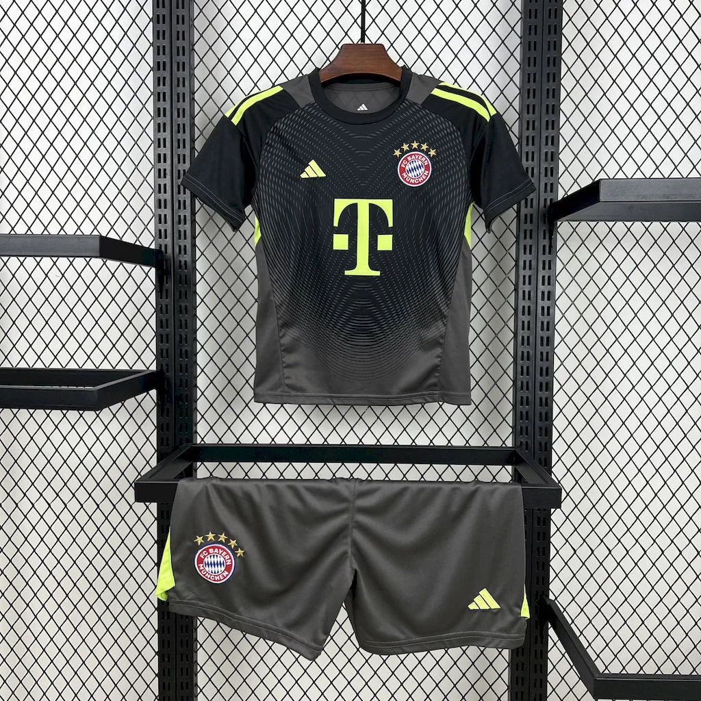 Bayern Munchen 2025 Goalkeeper Jersey