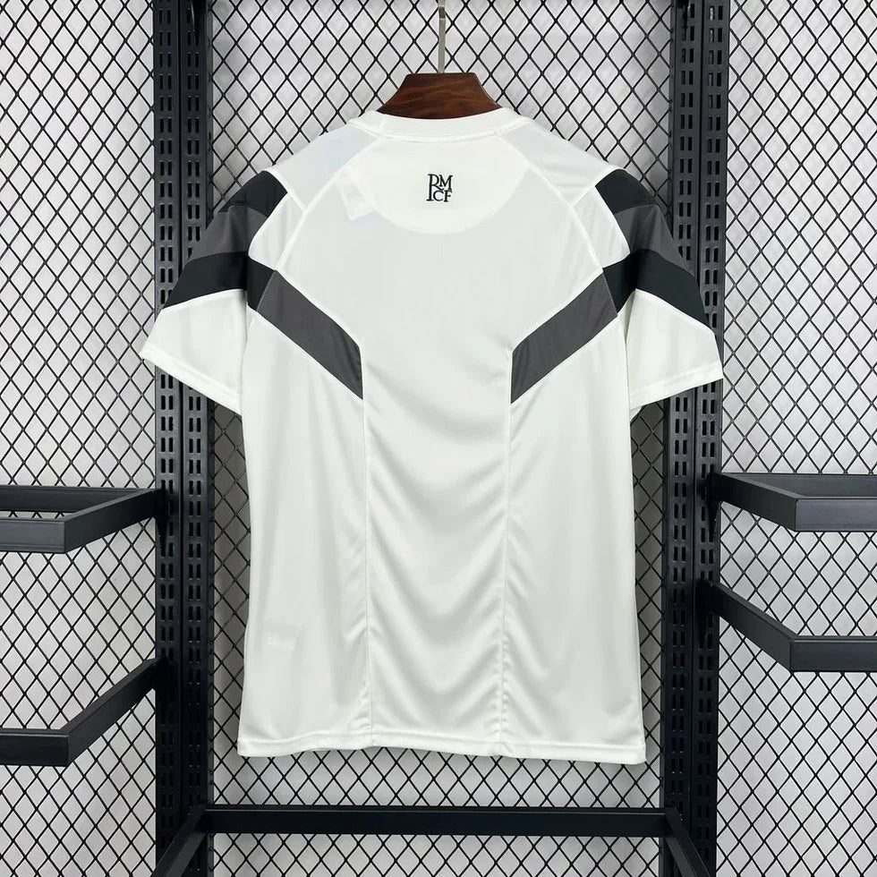 Real Madrid 2025 Pre-Match Training Shirt