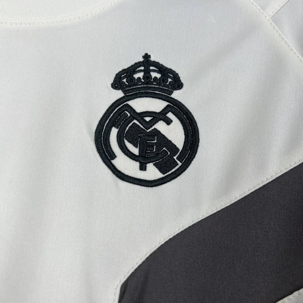 Real Madrid 2025 Pre-Match Training Shirt