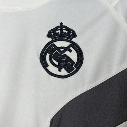 Real Madrid 2025 Pre-Match Training Shirt
