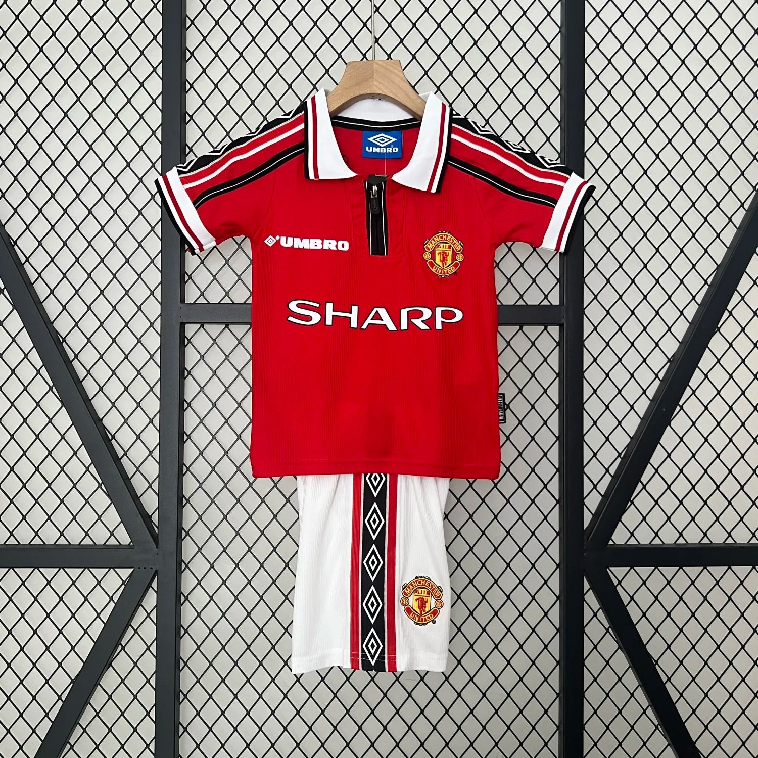 Manchester United 1998 Home jersey