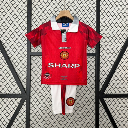 Manchester United 1996 Home jersey
